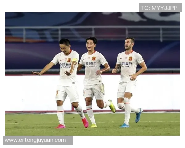 武汉足球队的速度之美与激情探讨：如何在赛场上展现风采与实力