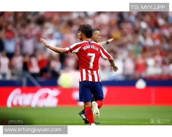 学生与足球明星C罗的梦想之路如何激励年轻一代追逐足球梦想