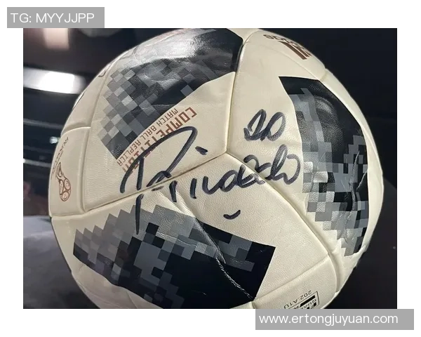 珍藏足球明星签名照的魅力与价值探秘