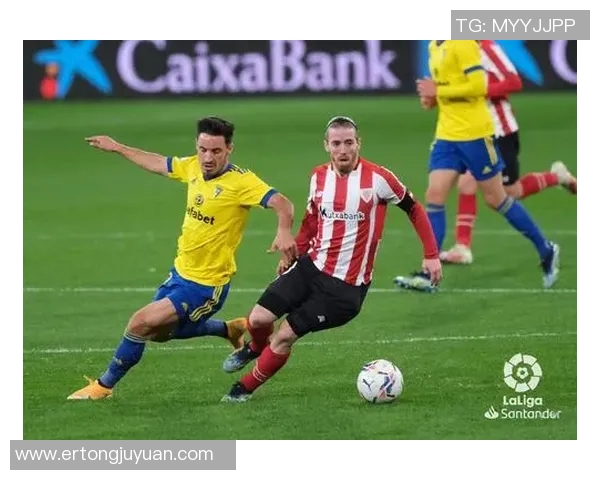 南京足球队以85分领跑世锦赛积分榜展现强劲实力与夺冠希望